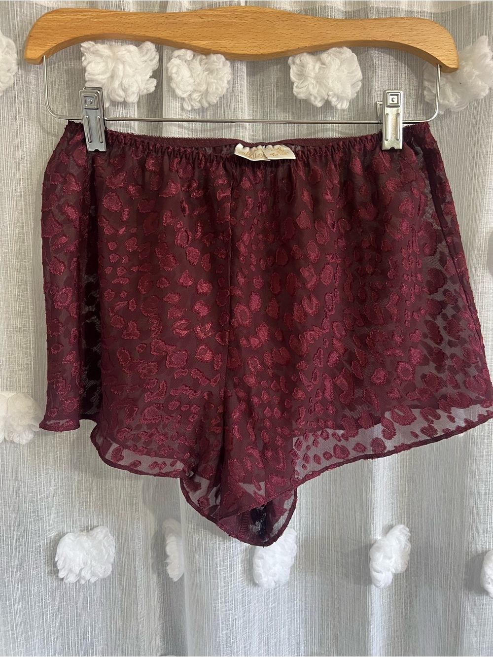 Gillian & O’Malley Burgundy Sheer Leopard Print Cami & shorts - Picture 3 of 5